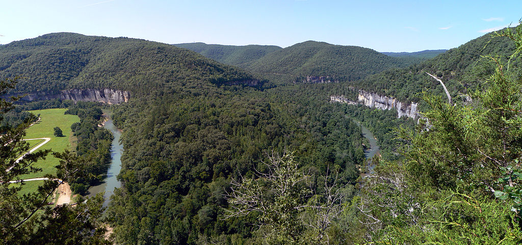 The Ozark Mountains Jasari / CC BY-SA (https://creativecommons.org/licenses/by-sa/3.0)